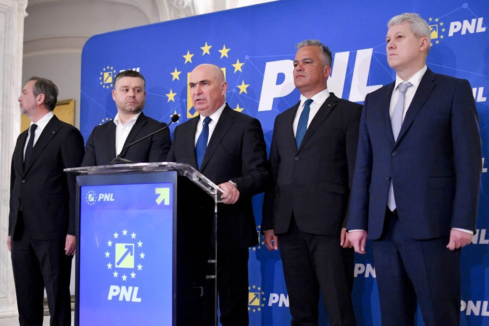 Partidul, pe calea recredibilizării
