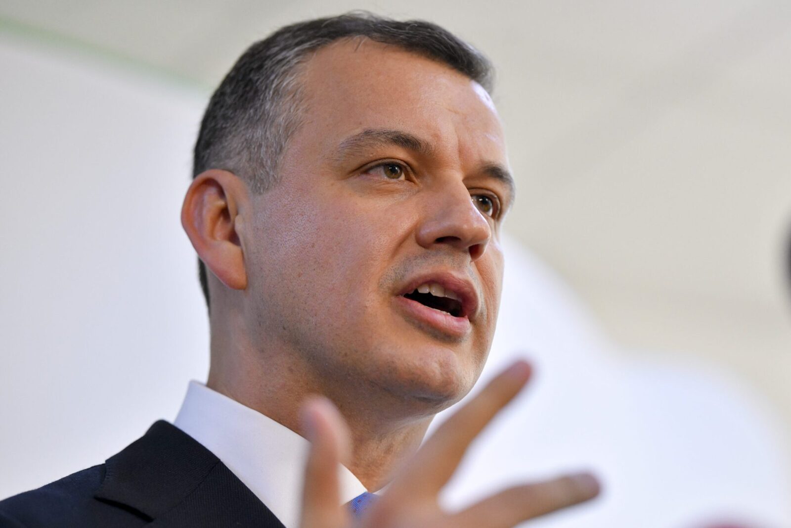 Legea salarizării unitare: Guvernul o cere urgent