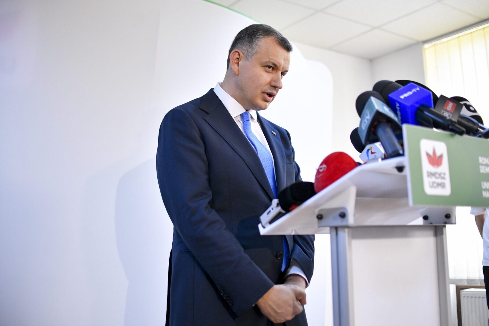 Iohannis refuză legea salarizării dacă taie din veniturile medicilor