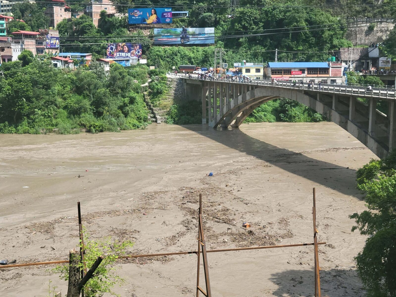 Nepal: Inundații devastatoare, românii, sfătuiți să evite zonele