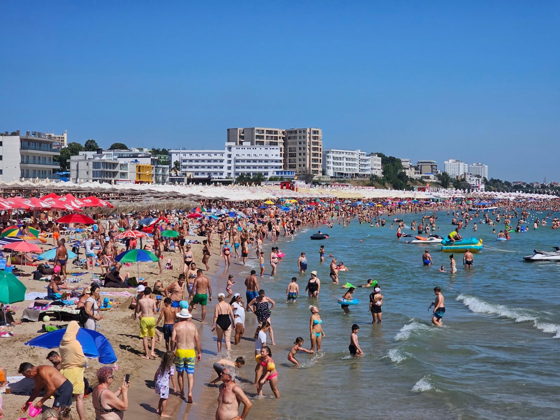 Eforie Nord 2026: Weekend fără excese, costuri șocante. Porumbul fiert, lux