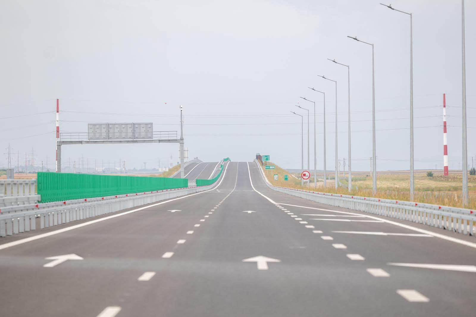 A7: Bolojan deschide luni Adjud-Bacău. 242 km gata din 319