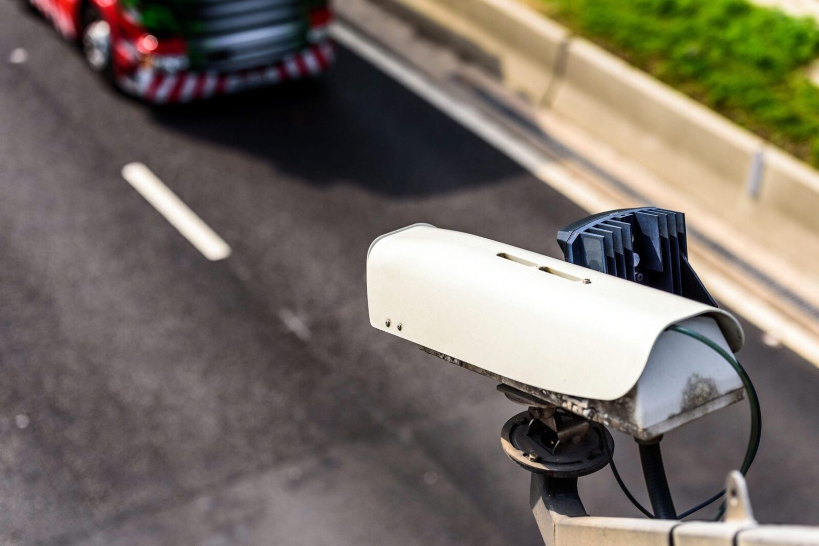 Amenzi automate: Ce detectează camerele noi fără poliție