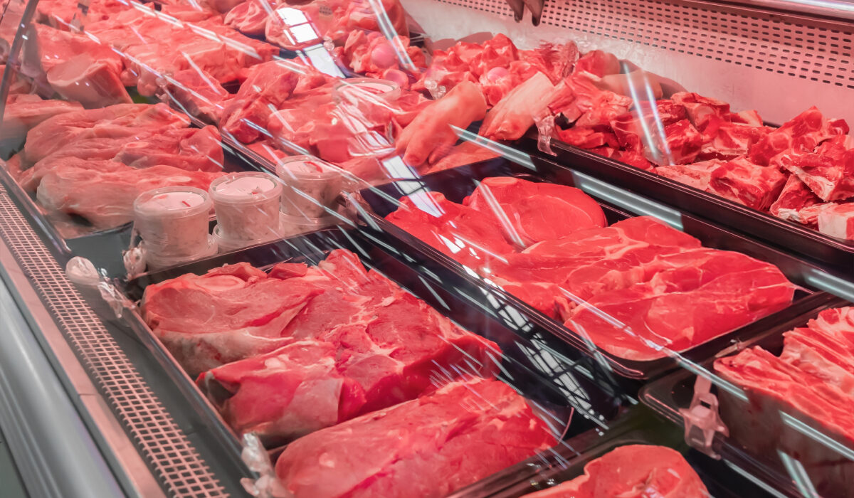 Carnea de evitat din supermarket: Nu o mai luați acasă