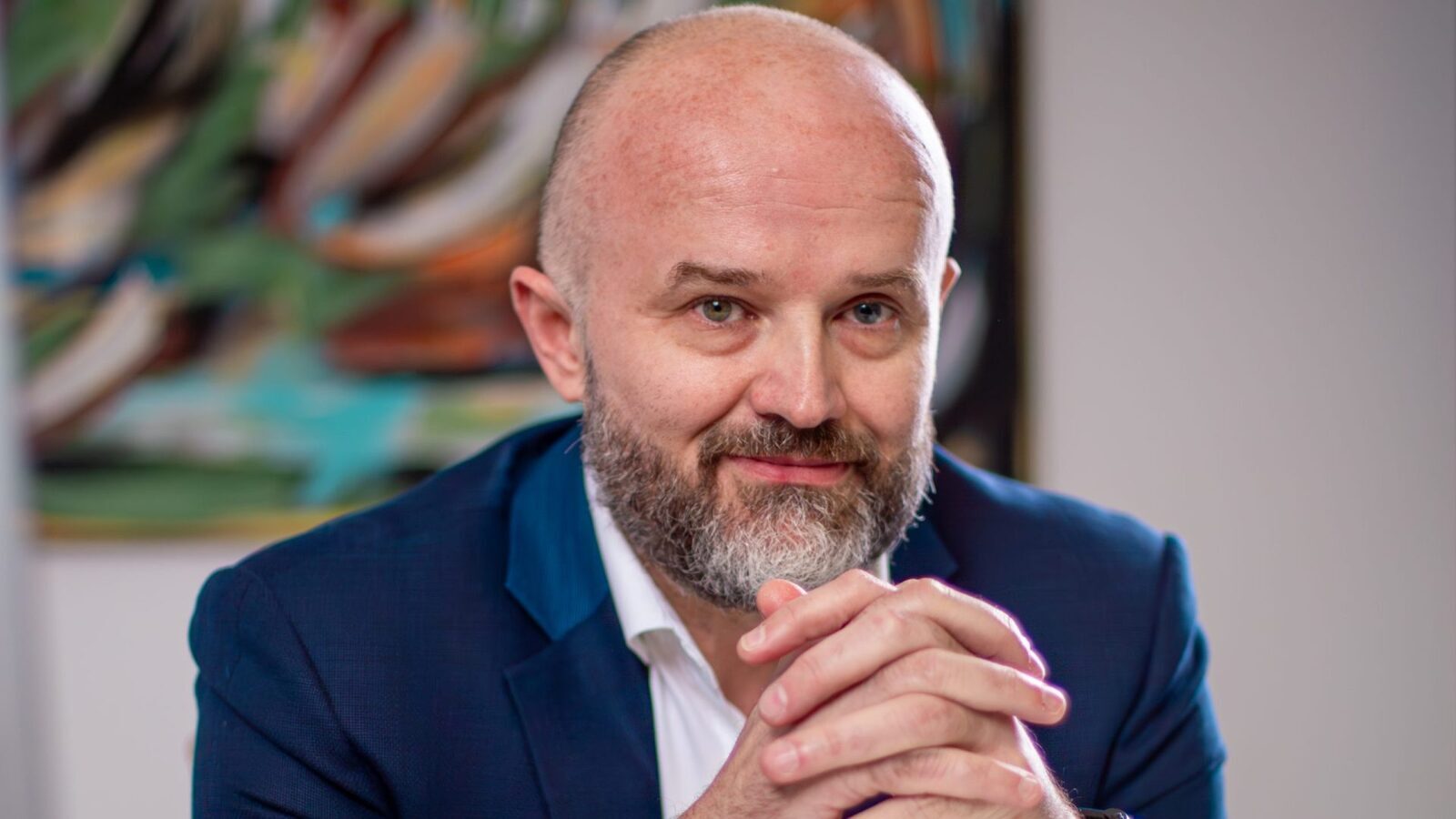 LIH Group revine pe profit, mizează pe asigurări pentru creștere