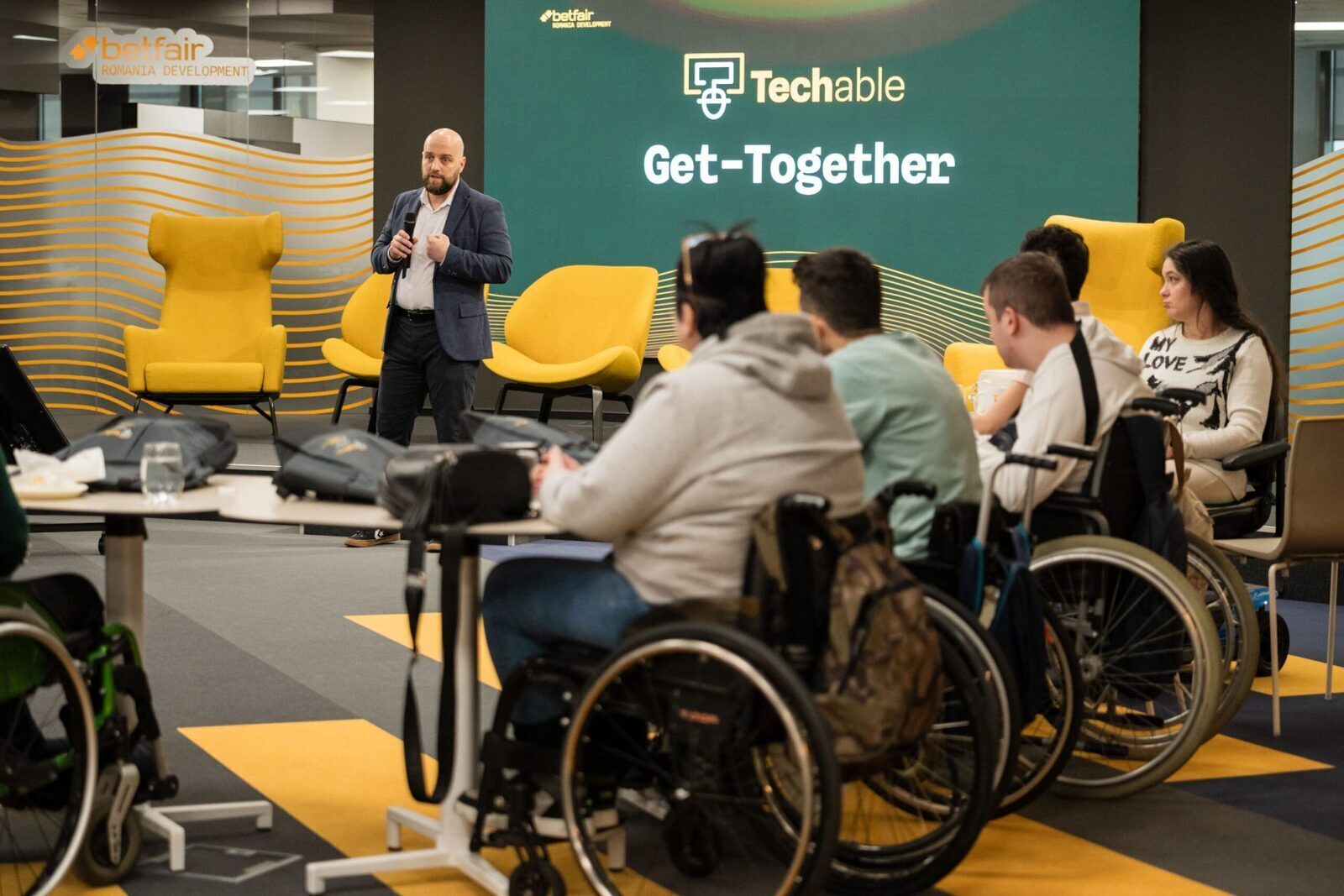Techable, o nouă șansă de carieră pentru zeci de persoane cu dizabilități