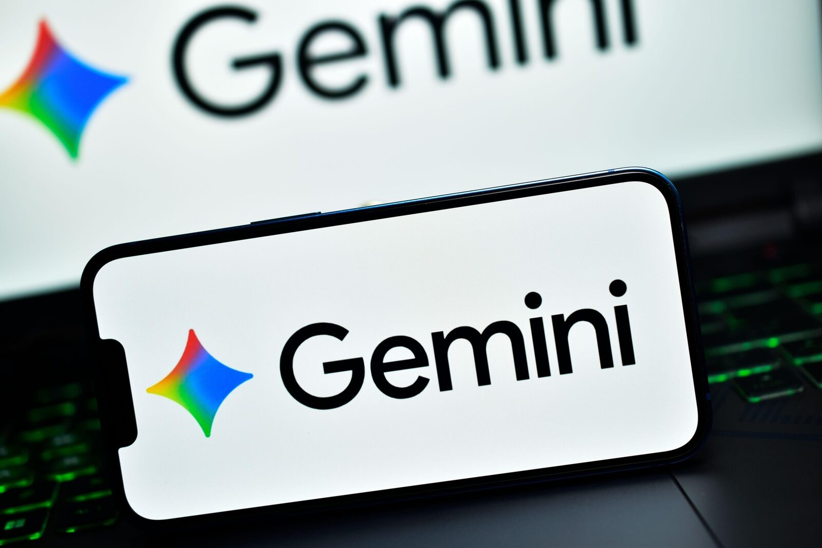 Gemini îți planifică vacanța: Restaurant, buget, activități