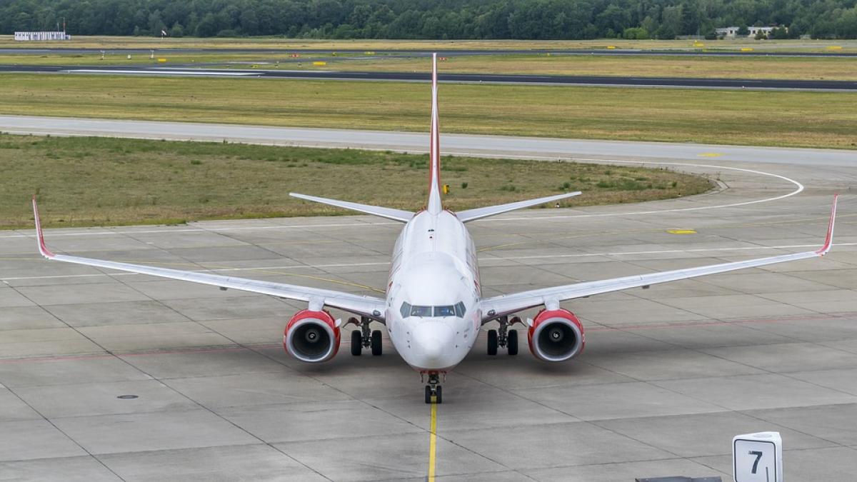 De ce avioanele sunt albe: Explicații financiare și practice