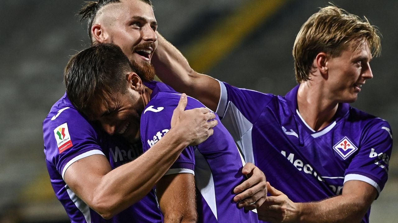 Fiorentina - Benevento 4-1. Radu Drăgușin, assist la debut și aplaudat de suporteri