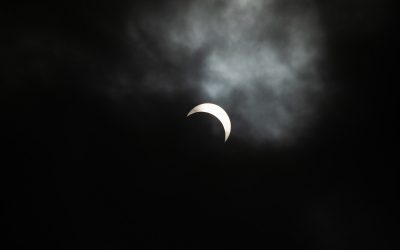 Eclipse parțială pe 28 august: Luna ascunsă pe cer. Unde privești