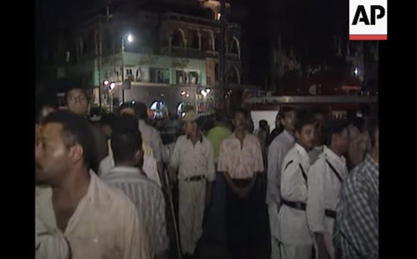 Tragedie în Cairo: Incendiu devastator într-un mall, doi morți după prăbușirea liftului