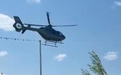 Un elicopter a aterizat fără permisiune în curtea unui centru de echitație pentru a prelua fiica unui afacerist. Pagubele produse