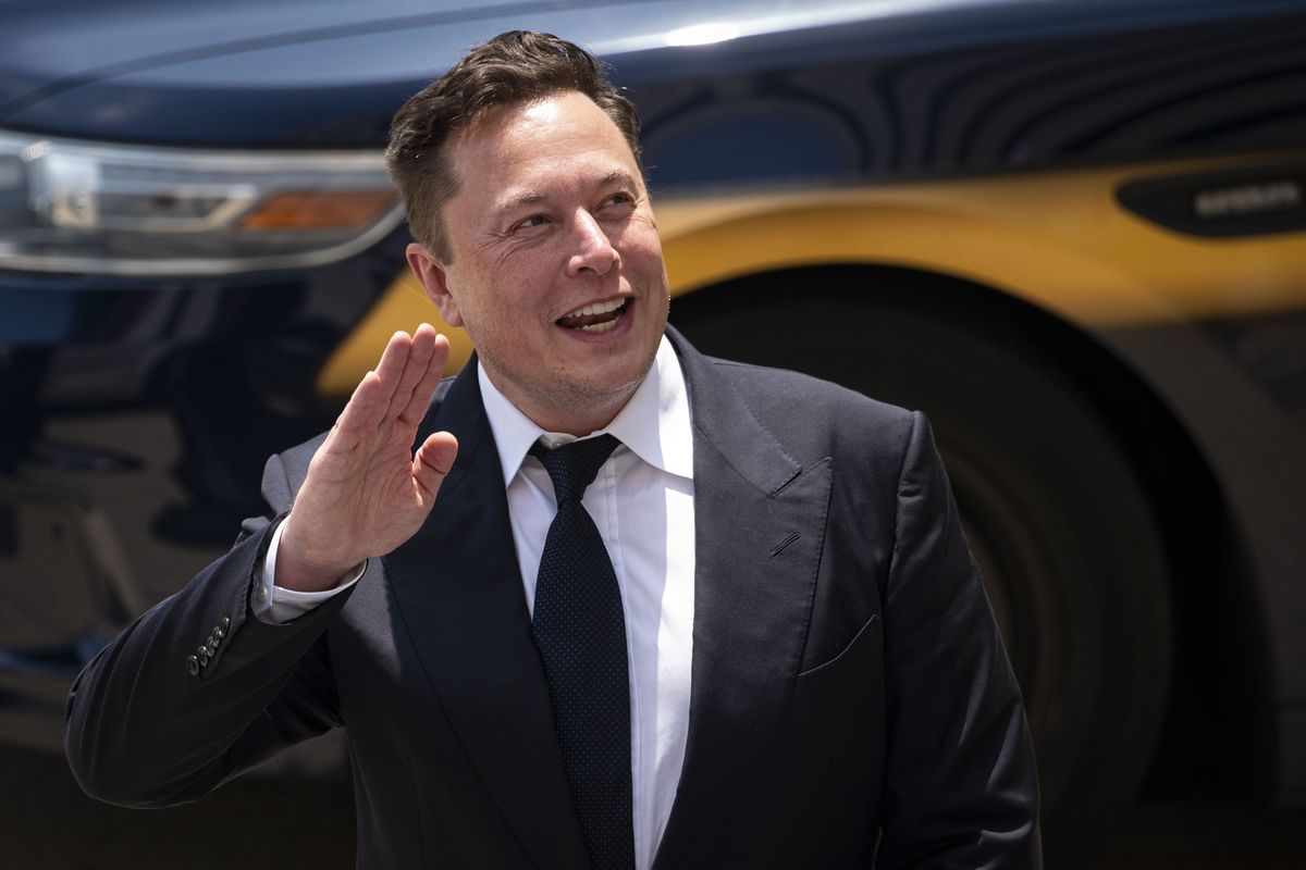 Facturi colosale la supercomputerul lui Musk. Contractorul cere sute de milioane