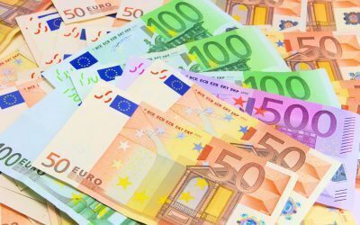 Europenii redescoperă banii cash: De ce numerarul revine în portofele