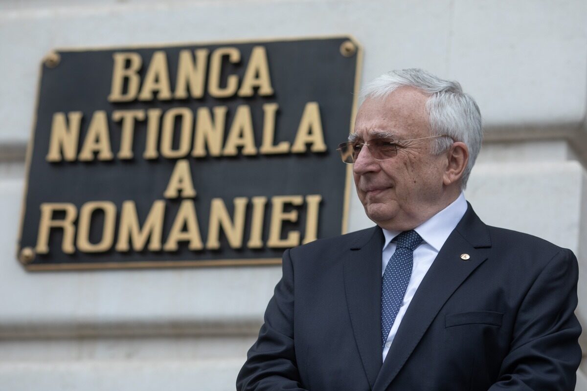 BNR: Leul rămâne flexibil, plutește pe unde trebuie