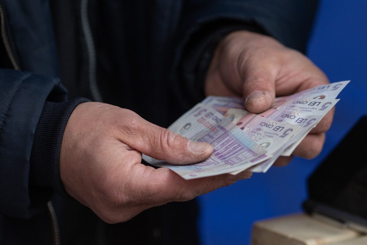 Economia se strânge. PIB-ul scade 0,8% în jumătatea lui 2026