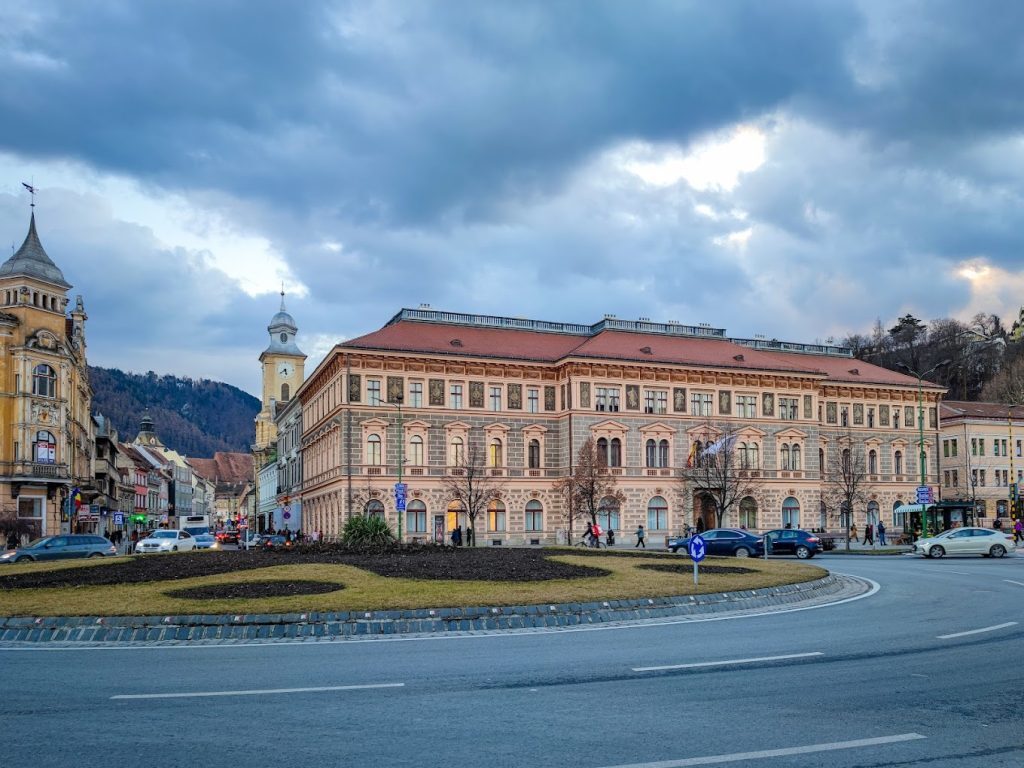 Facultate Românească, în Prăbușire: Pierde Jumătate din Studenți