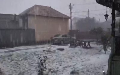 Furtună violentă la Târgu Jiu și în localitățile învecinate. Locuințe fără curent electric, trenuri anulate