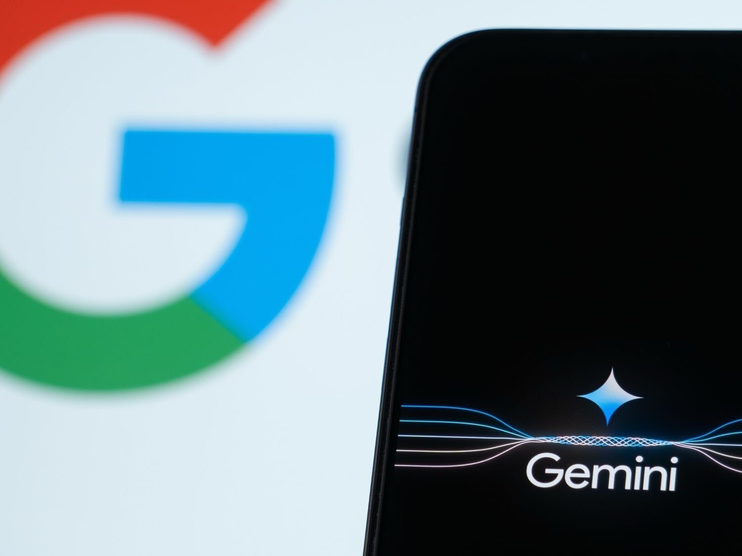 Google lansează Gemini 3.5 Transcribe, AI-ul dictării globale