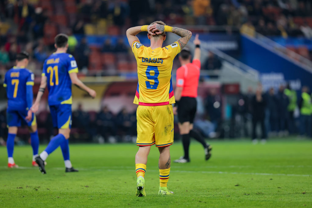 FCSB, lovită! Denis Drăguș pleacă