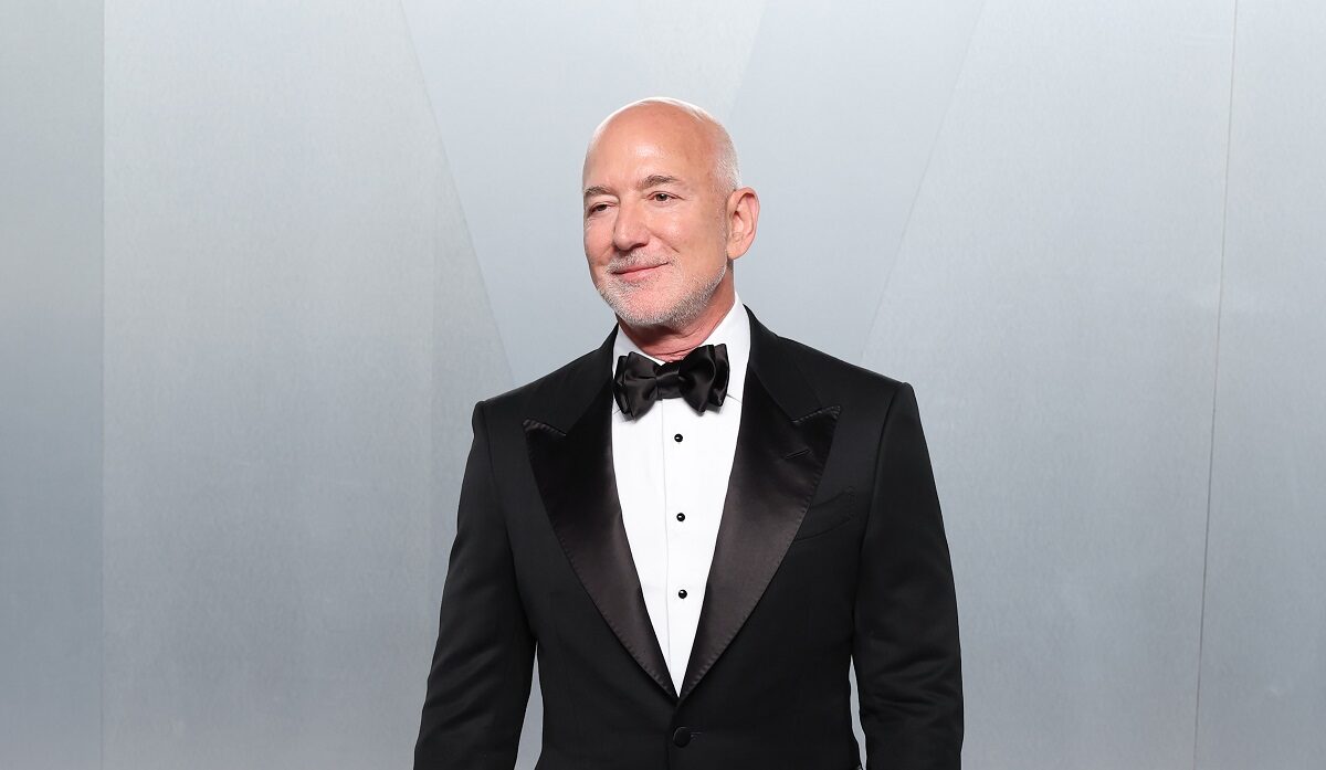 Bezos, gata să cumpere Liverpool. Tranzacția, aproape finalizată