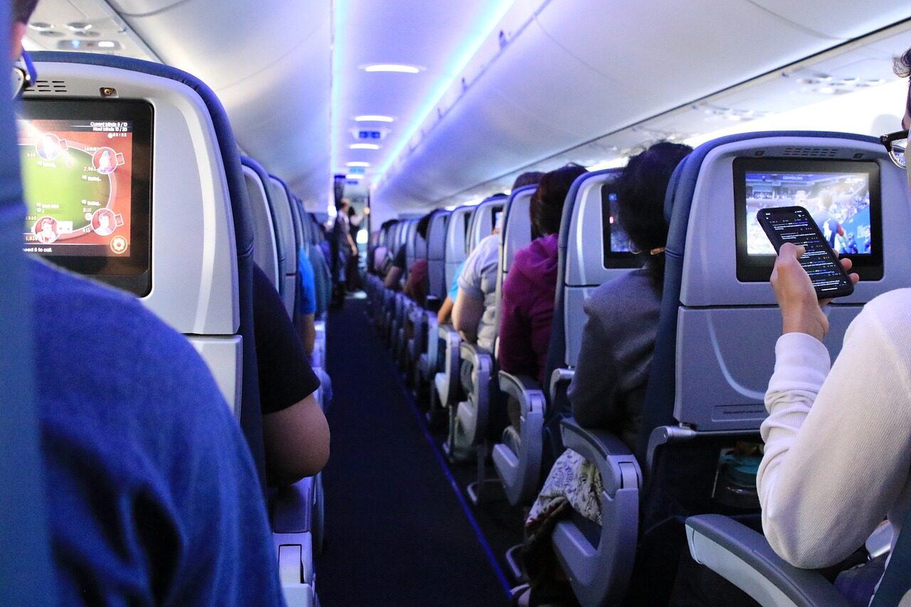 Un glonț găsit într-un Boeing 737 a dus la evacuarea pasagerilor
