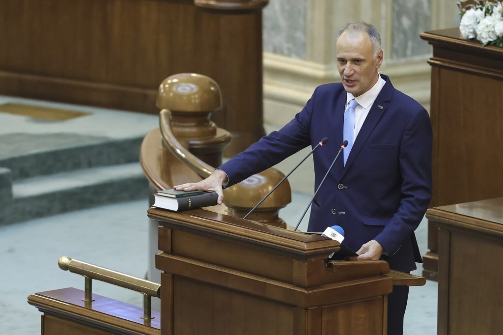 USR contestă Legea ANI la CCR: PSD și AUR, acuzați de stalinism