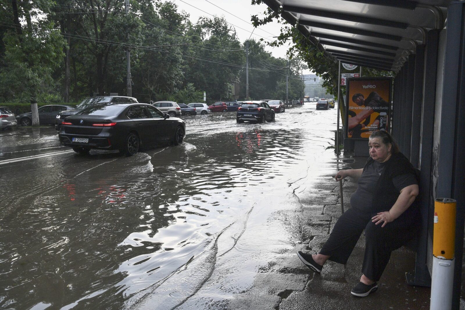 Taxă pe inundații: Apa Nova ia încă un leu bucureștenilor