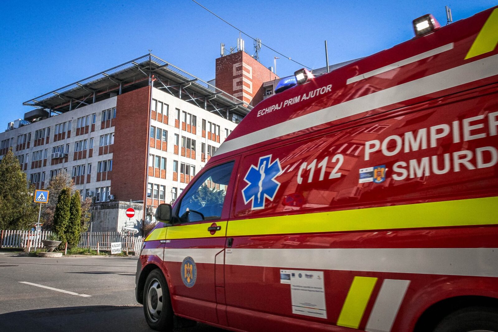 Bragadiru: Scăpare de gaze în canal, trei victime la spital