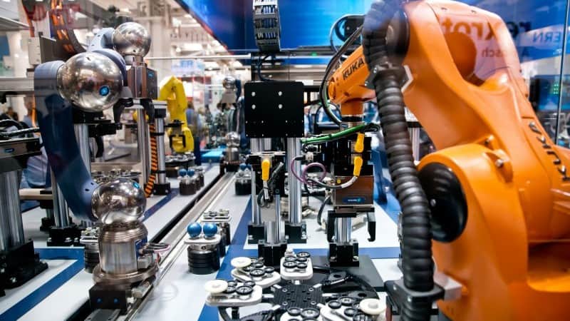Economia germană, peste așteptări, dar riscuri de stagnare persistă
