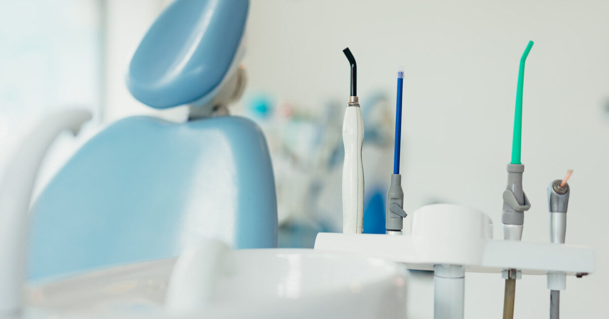 Dentisti supra-producție: Colegiul cere mai puține locuri la buget