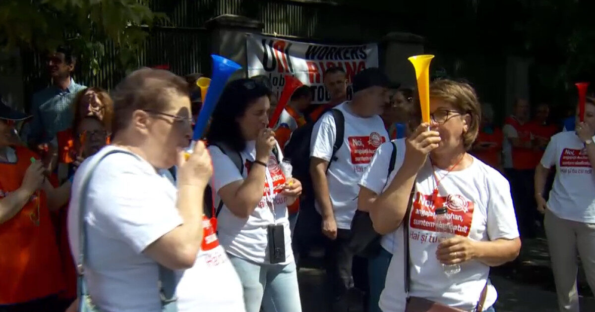 Pîslaru: Sindicatele blochează legea salarizării pentru 80% din stat
