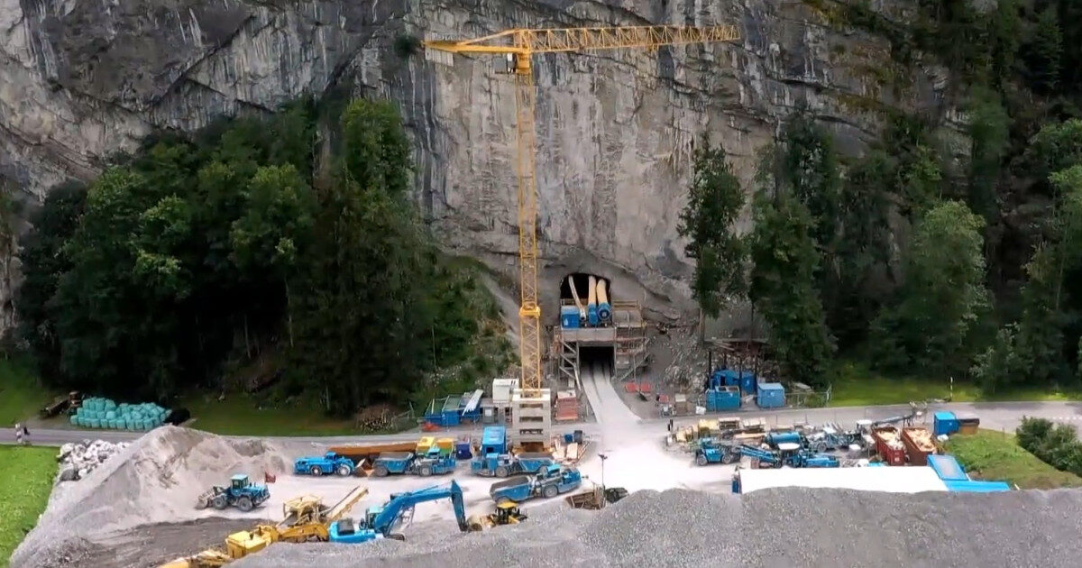 Miliardarii își construiesc seifuri în Alpi: Cât costă o cavernă securizată