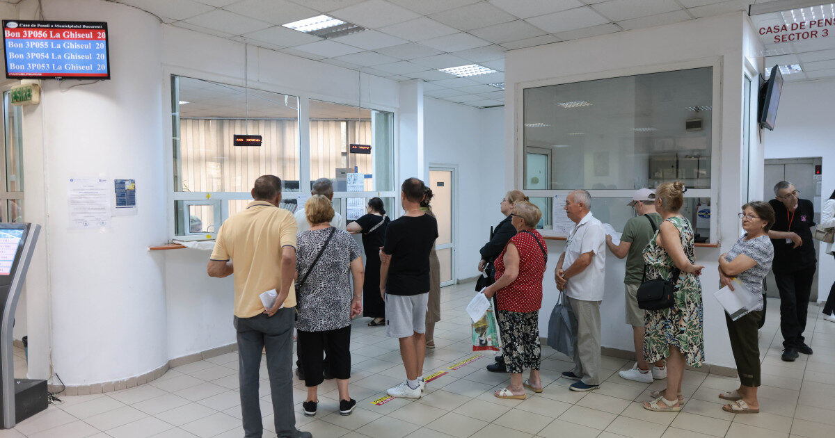 Acte de identitate: Renunțăm la ghișeu din august 2026. Cine scapă de drum