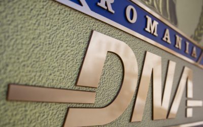Trei directori din arme: Arest la domiciliu și sute de mii de euro