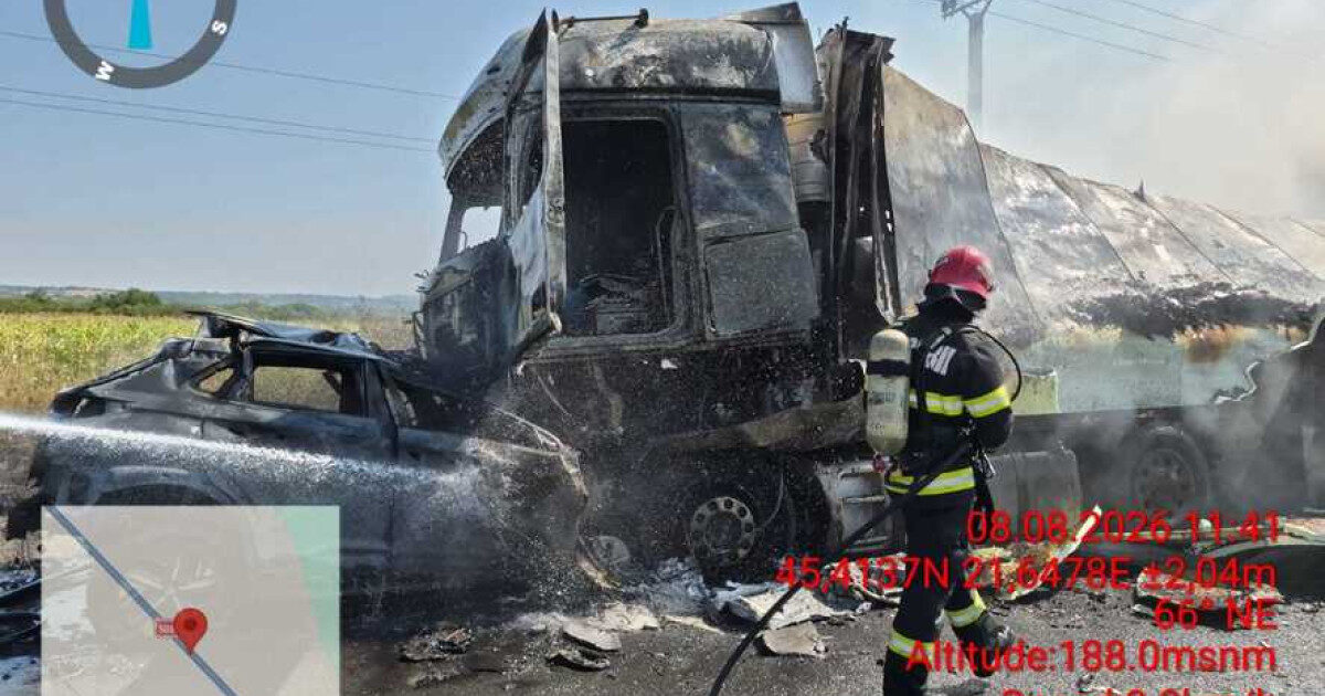 Accident cumplit: Mașină și TIR, flăcări și un șofer mort