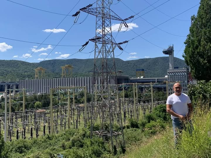 România: Ieftin exportăm lumină, scump importăm întuneric