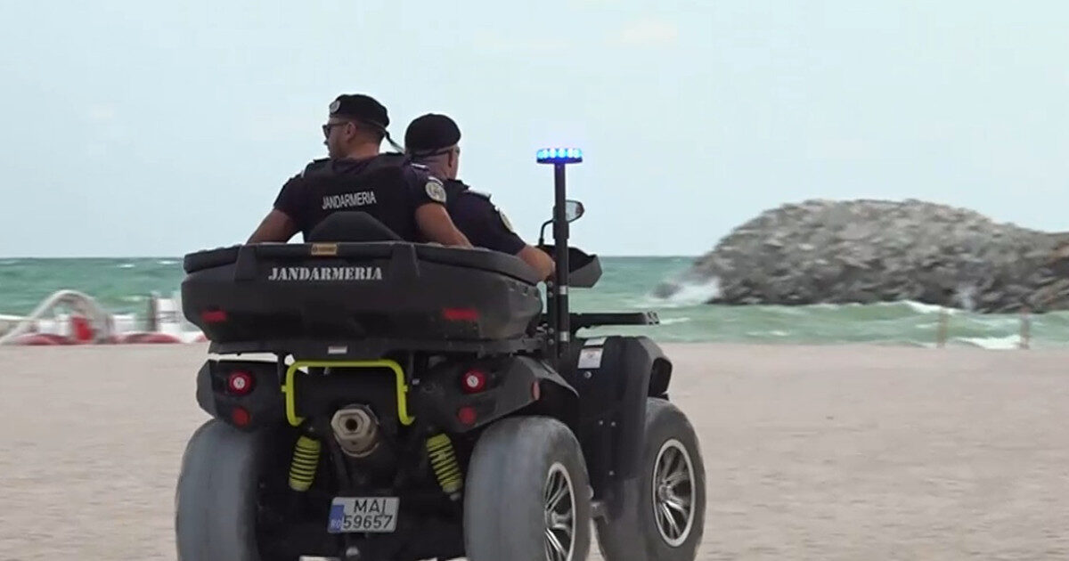 Plaja din Costinești, GOALĂ din cauza unei drone. Turiștii, furioși: „Nu ne lăsați la mare?”