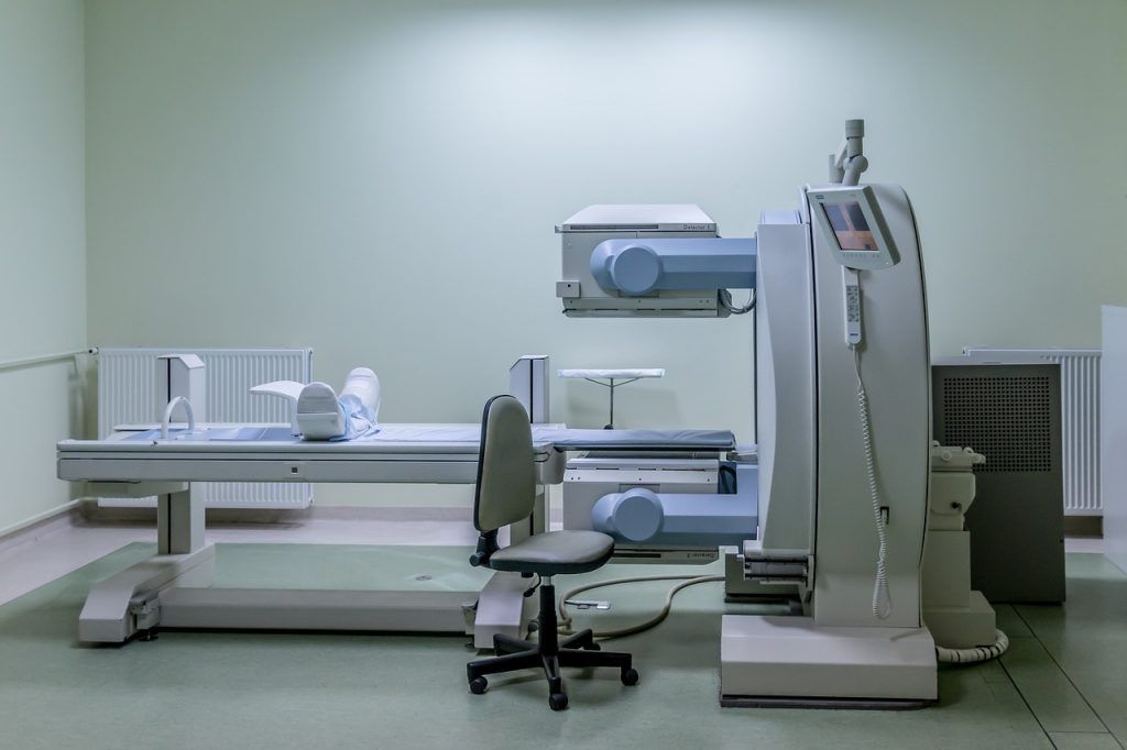 Medicul, evită vitamina asta înainte de RMN cu contrast
