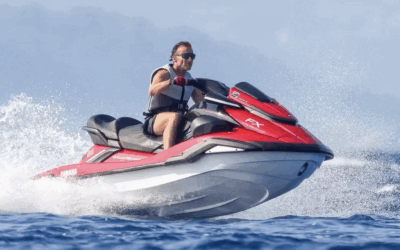 Macron pe jet-ski: Polemică-n Franța pe imaginea președintelui