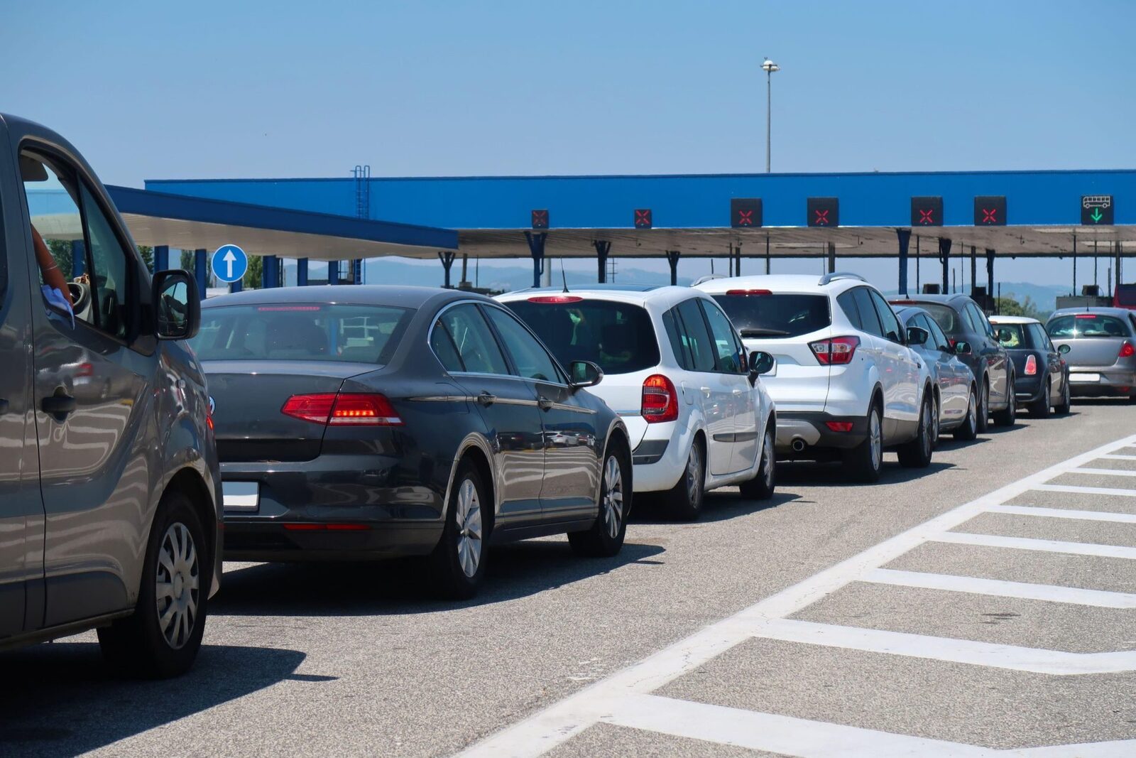 Granița se închide: Cât alcool și câte țigări poți aduce din UE