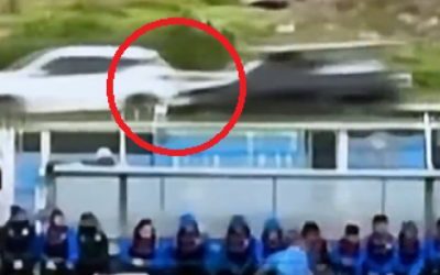 Nemaiîntâlnit: accident rutier provocat de un meci de fotbal. ”Trebuie arestat pe loc”: imaginile au făcut înconjurul lumii