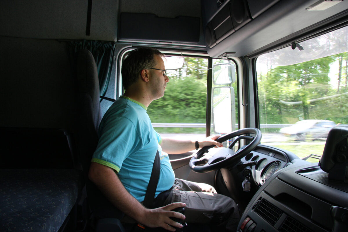 Câți bani câștigă un șofer de camion în Spania: „De luni până vineri!”