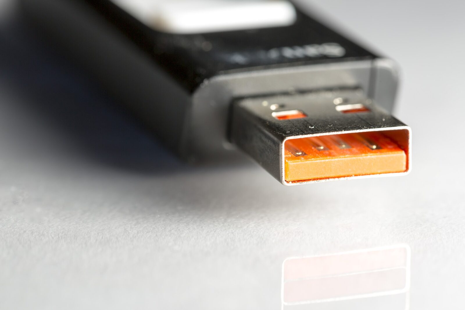Stick USB în Windows 11: Ghid Rapid și formatul ideal