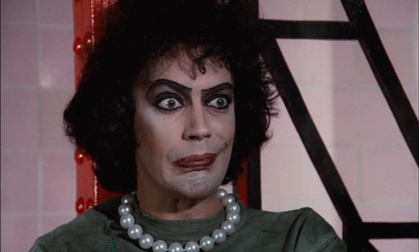 Tim Curry: Actorul care a adus la viață roluri legendare
