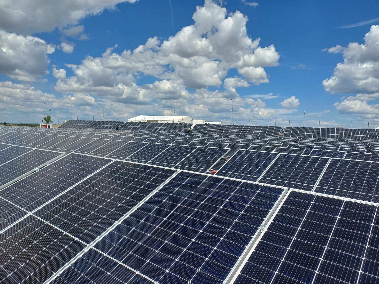Șeful Allview, avertisment despre criza de curent: Fotovoltaicele nu rezolvă tot