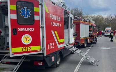 Alba: Accident cumplit pe DN 67C, 4 răniți, trafic blocat