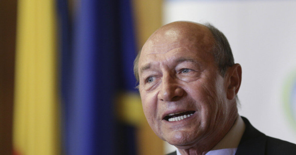 Băsescu: Fură toți politicienii cu cetățenii. Legea salarizării, oglindă
