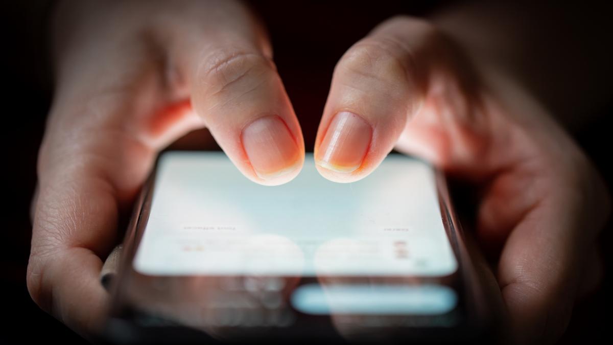 Româncă, prinsă în capcana WhatsApp: Vise de moștenire, realitate dură