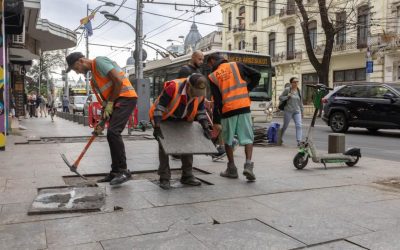 Regina Elisabeta, trotuare refăcute. Ciucu: Pavajul a fost pus prost